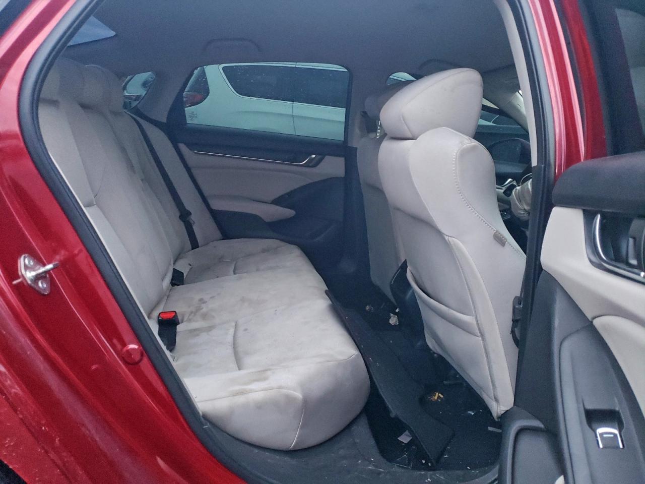 2018 HONDA ACCORD LX photo 10