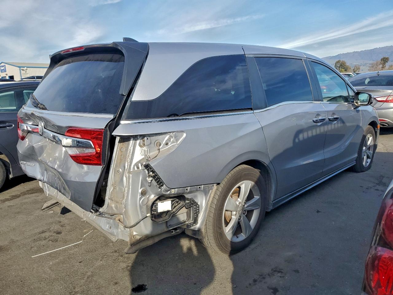 2019 HONDA ODYSSEY EXL photo 3