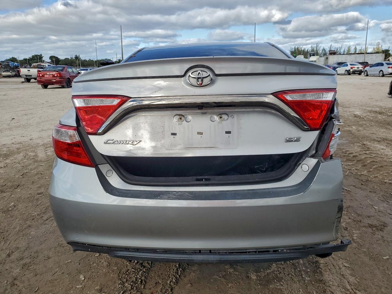 2017 TOYOTA CAMRY LE photo 21