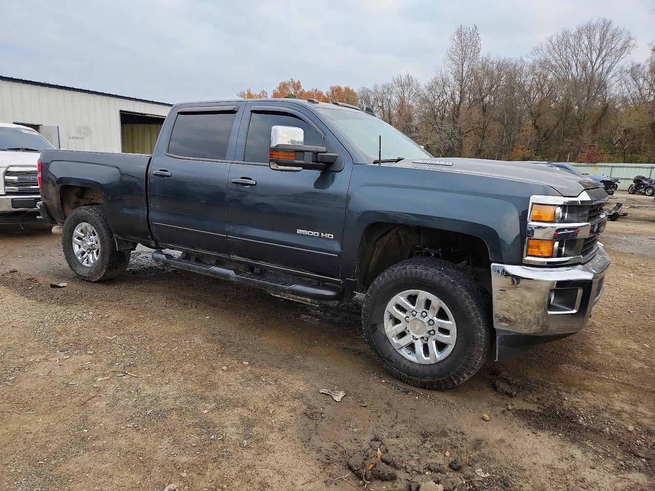 2017 CHEVROLET SILVERADO K2500 HEAVY DUTY LT photo 4