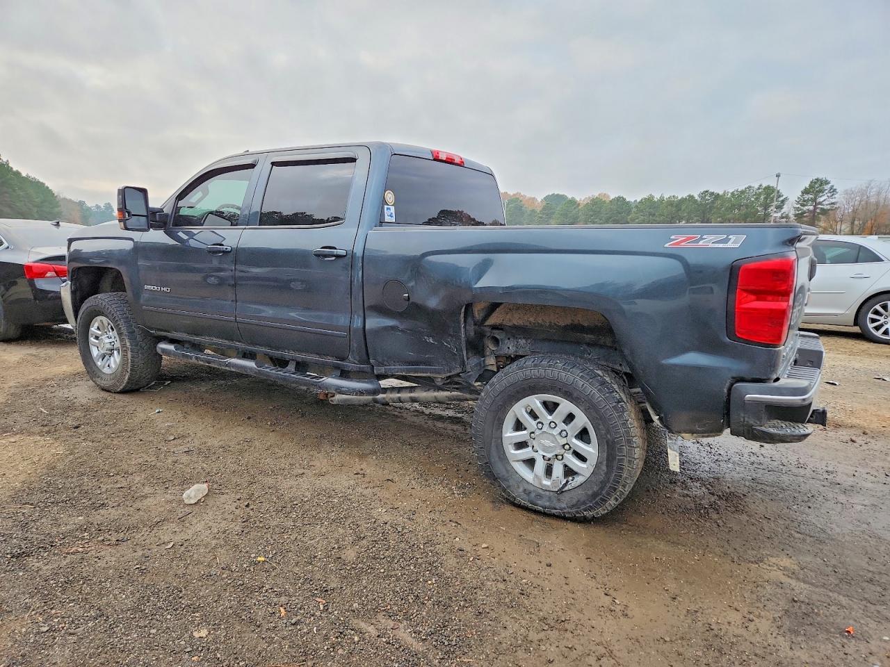 2017 CHEVROLET SILVERADO K2500 HEAVY DUTY LT photo 2