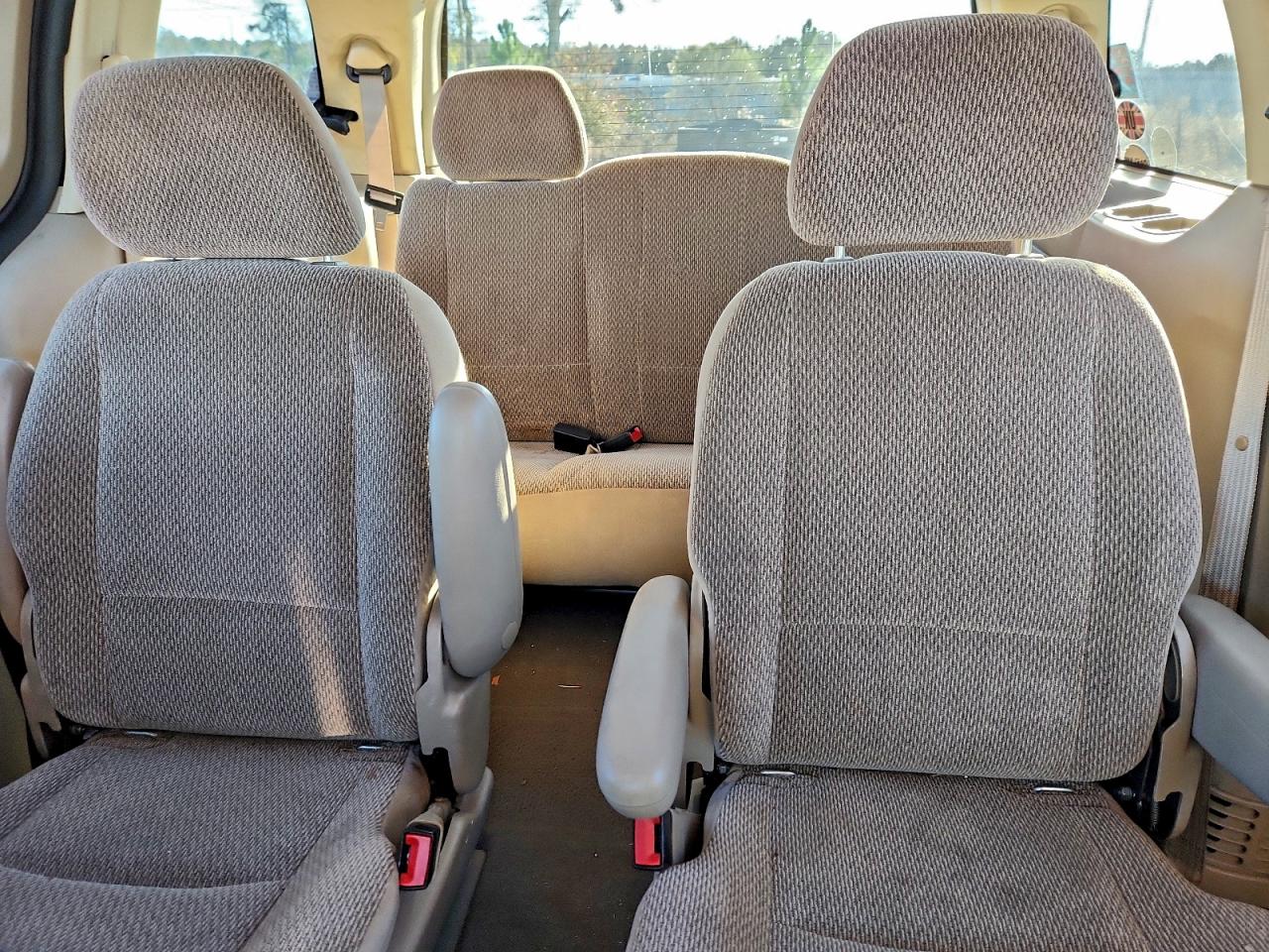 2003 FORD WINDSTAR LX photo 10