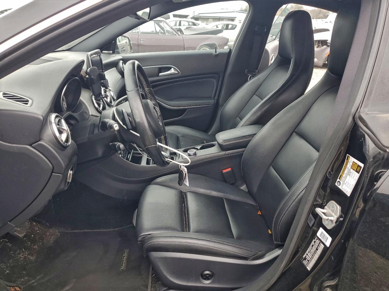2016 MERCEDES-BENZ CLA 250 photo 13