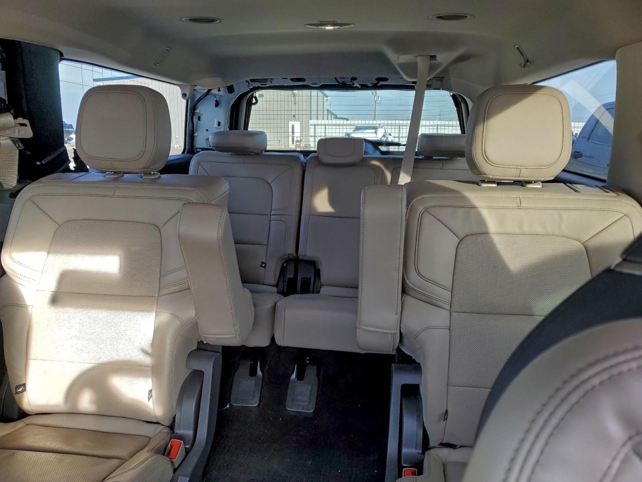 2024 LINCOLN NAVIGATOR L RESERVE photo 10