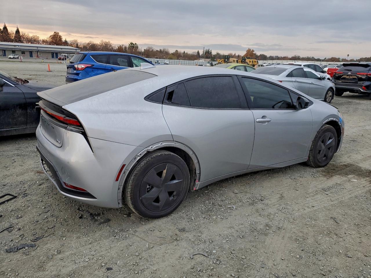 2025 TOYOTA PRIUS LE photo 7