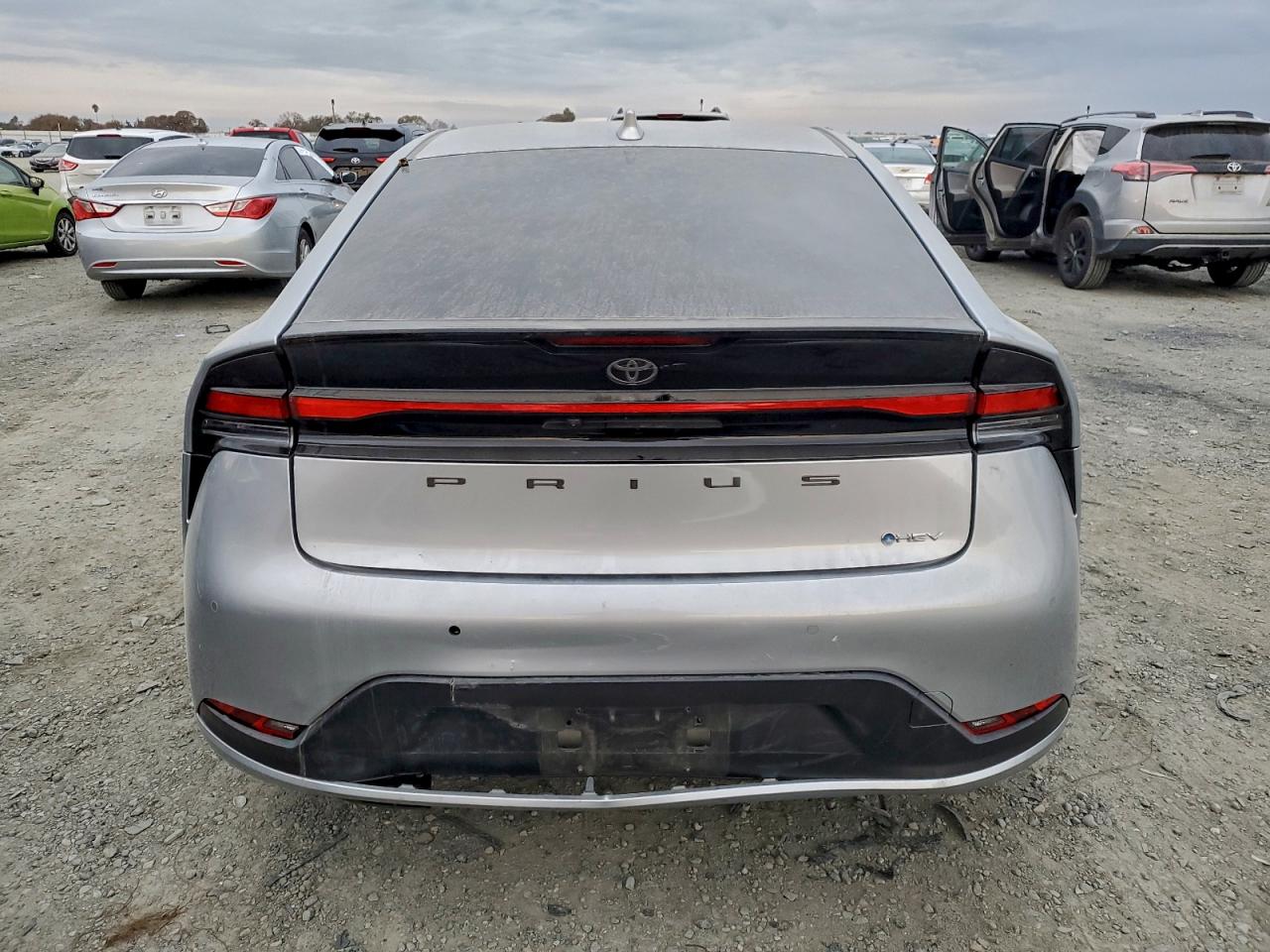 2025 TOYOTA PRIUS LE photo 16