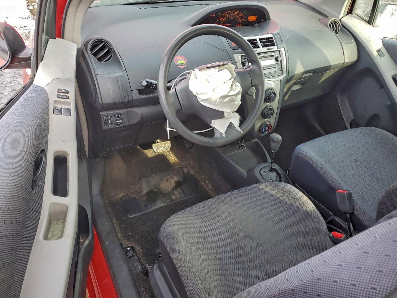 2009 TOYOTA YARIS photo 15