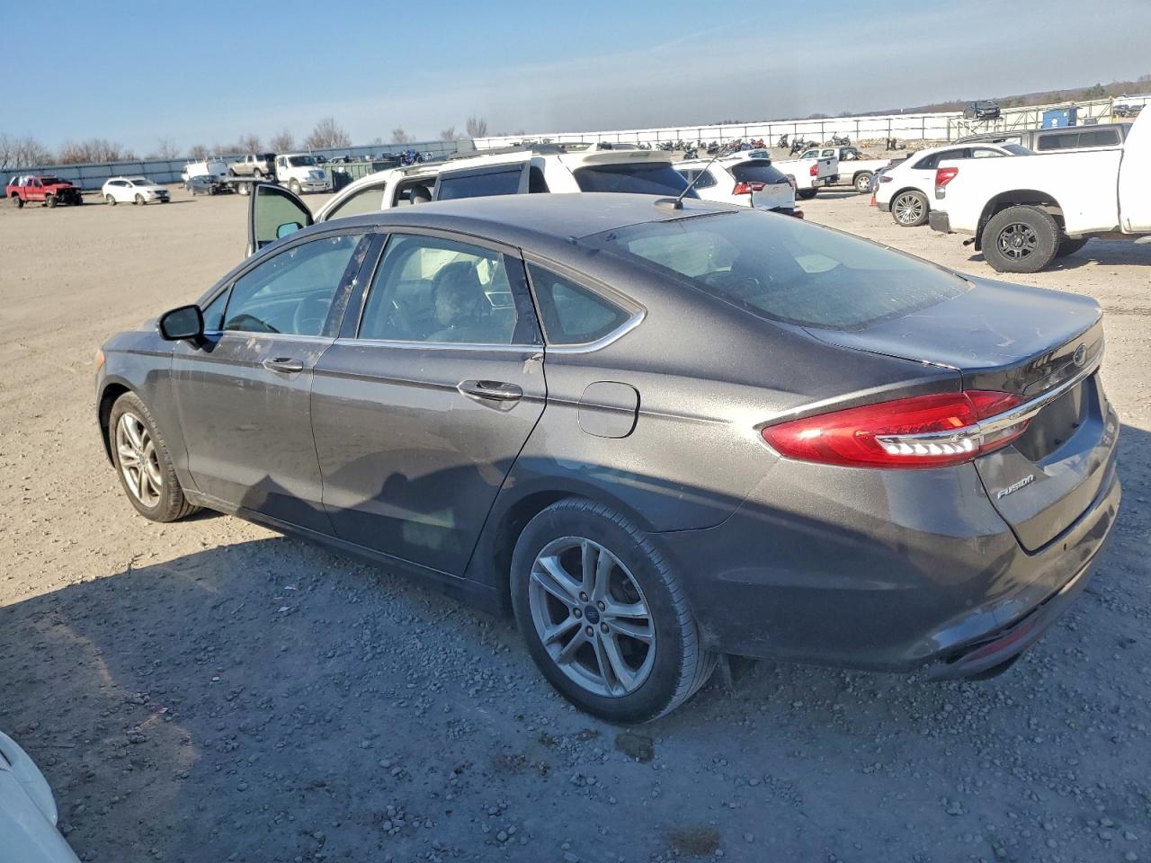 2018 FORD FUSION SE photo 2