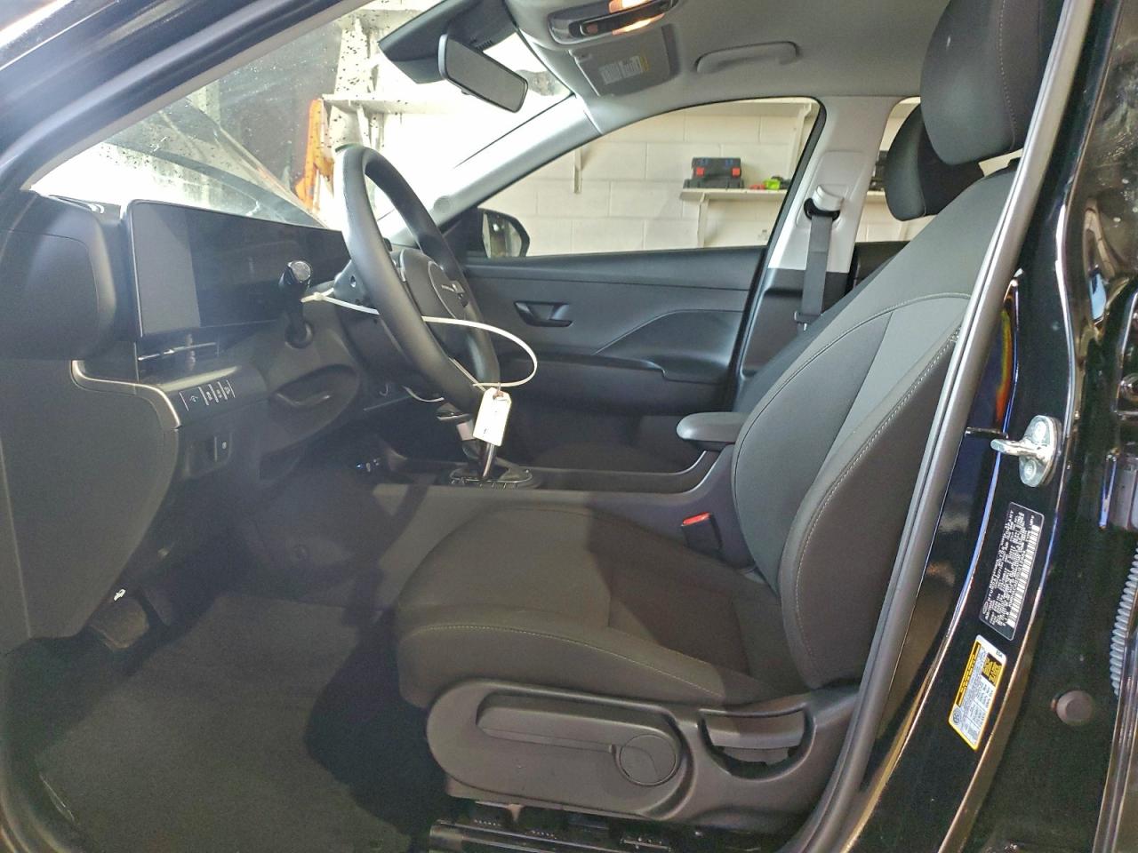 2025 HYUNDAI KONA SE photo 7