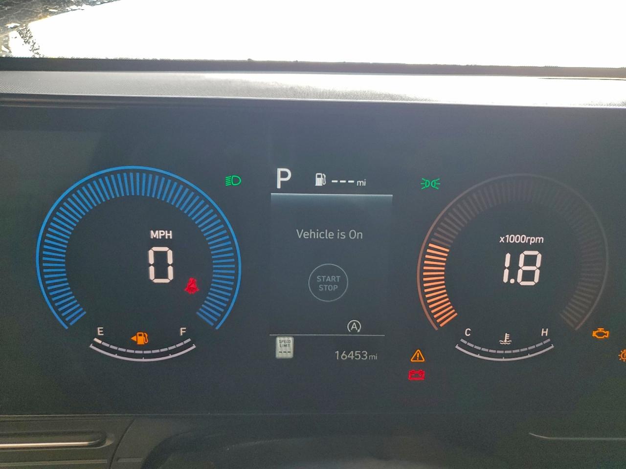2025 HYUNDAI KONA SE photo 9