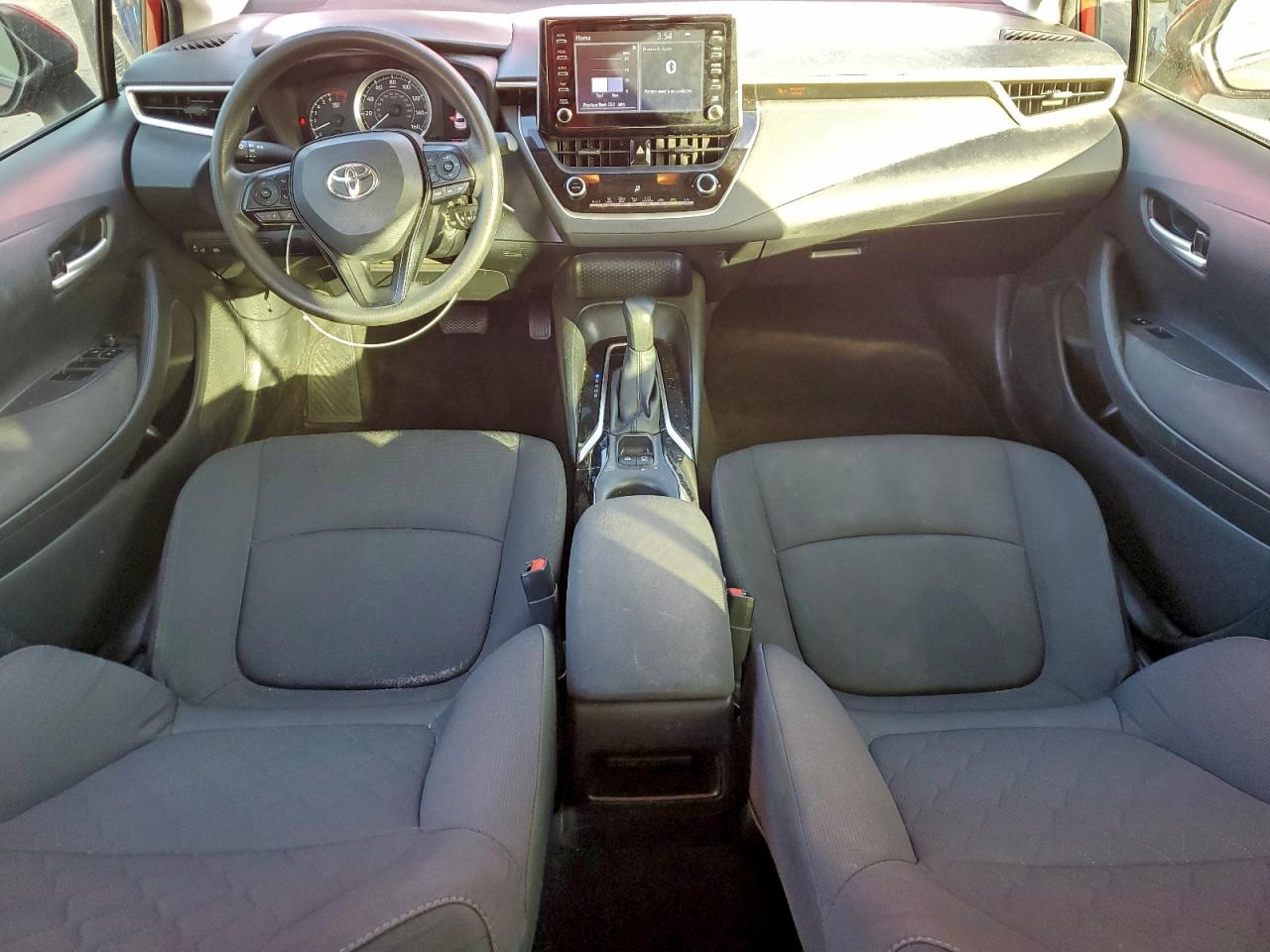 2020 TOYOTA COROLLA LE photo 8