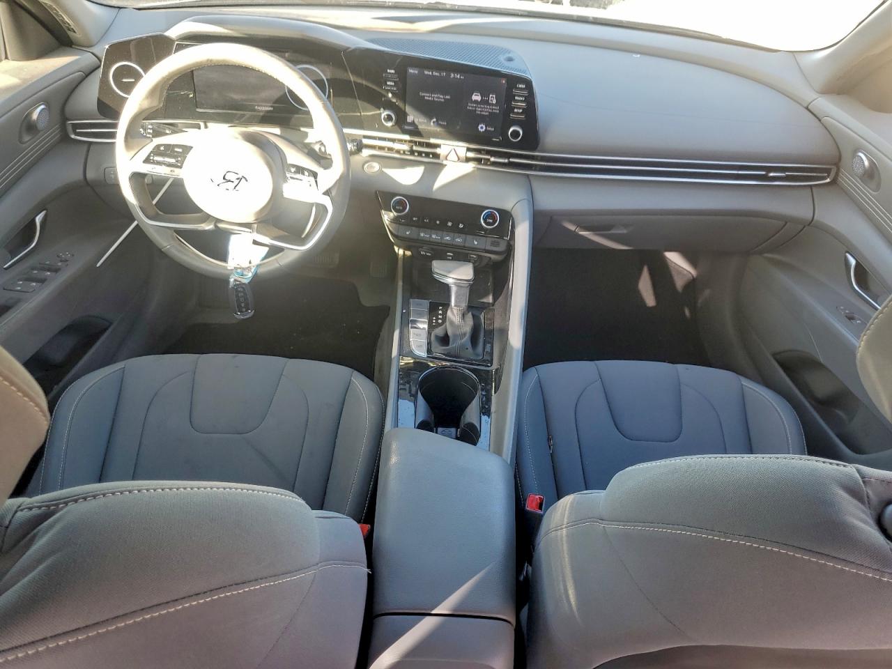 2022 HYUNDAI ELANTRA SEL photo 15