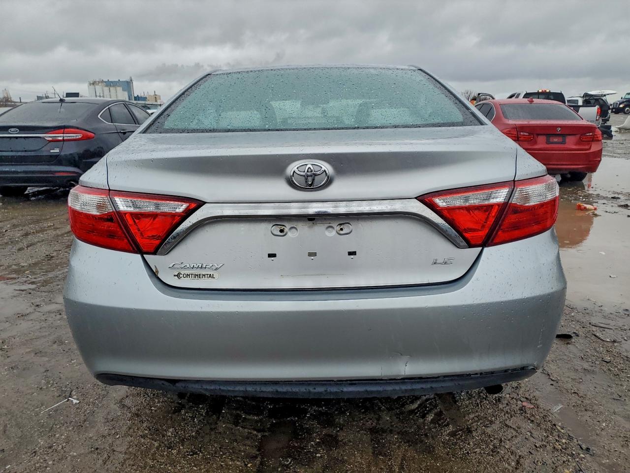 2015 TOYOTA CAMRY LE photo 11
