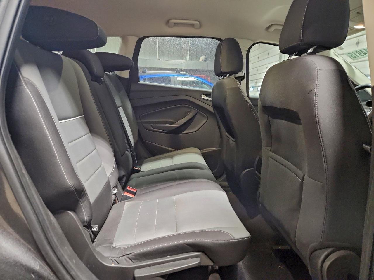 2015 FORD ESCAPE SE photo 11