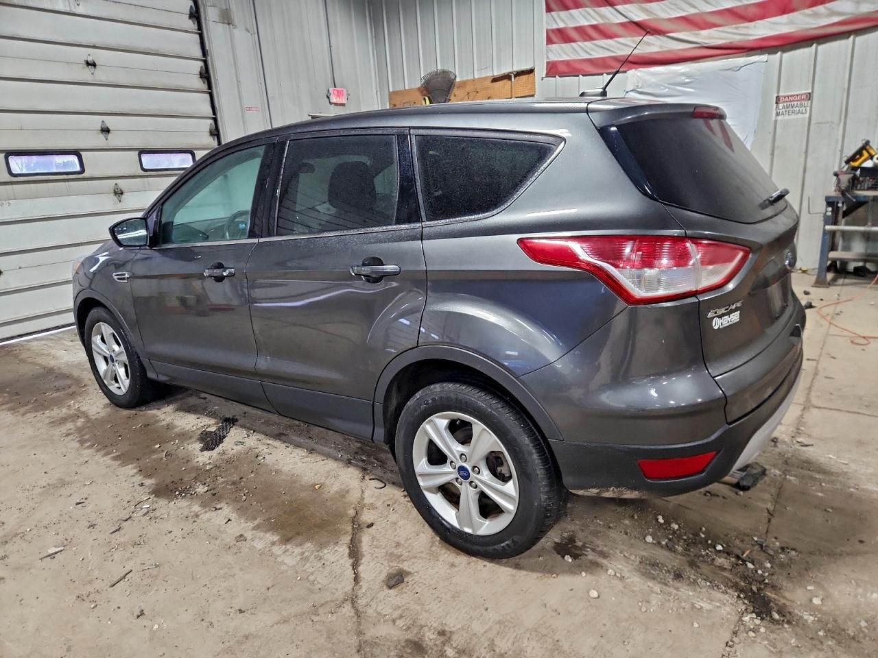 2015 FORD ESCAPE SE photo 2