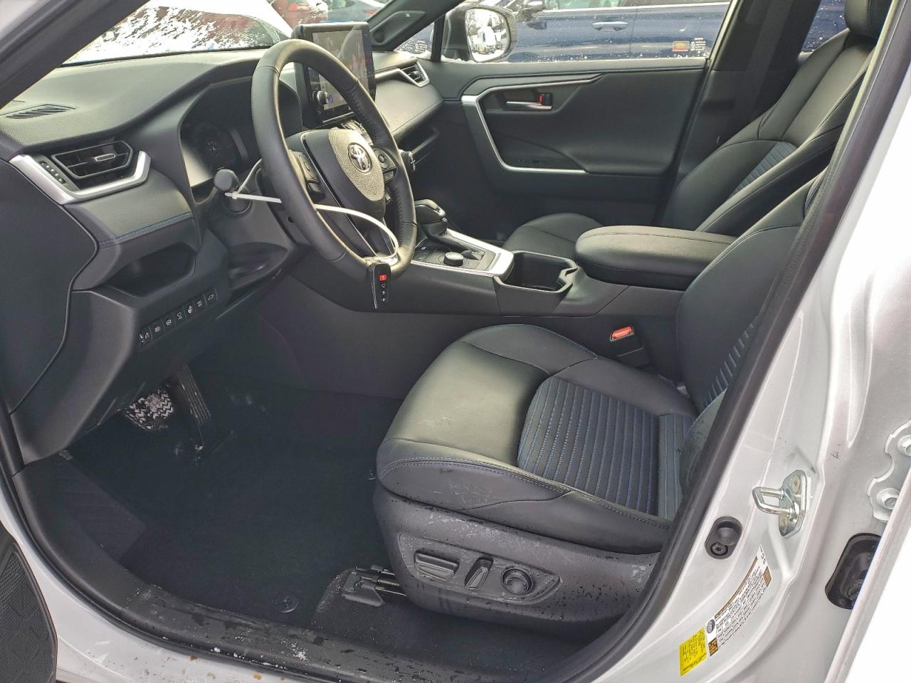 2025 TOYOTA RAV4 photo 13