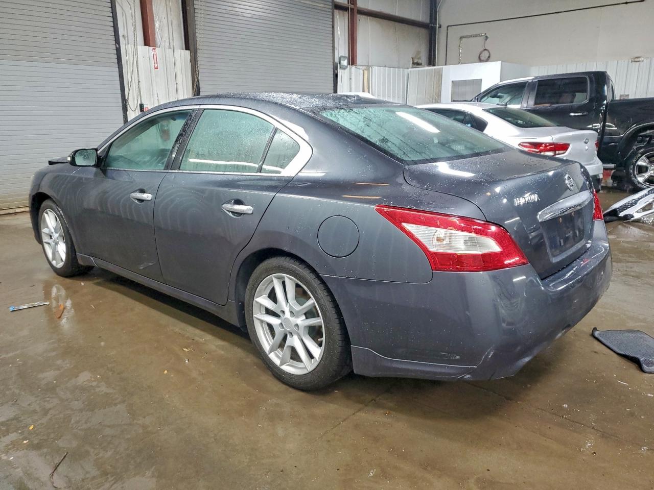 2011 NISSAN MAXIMA S photo 4
