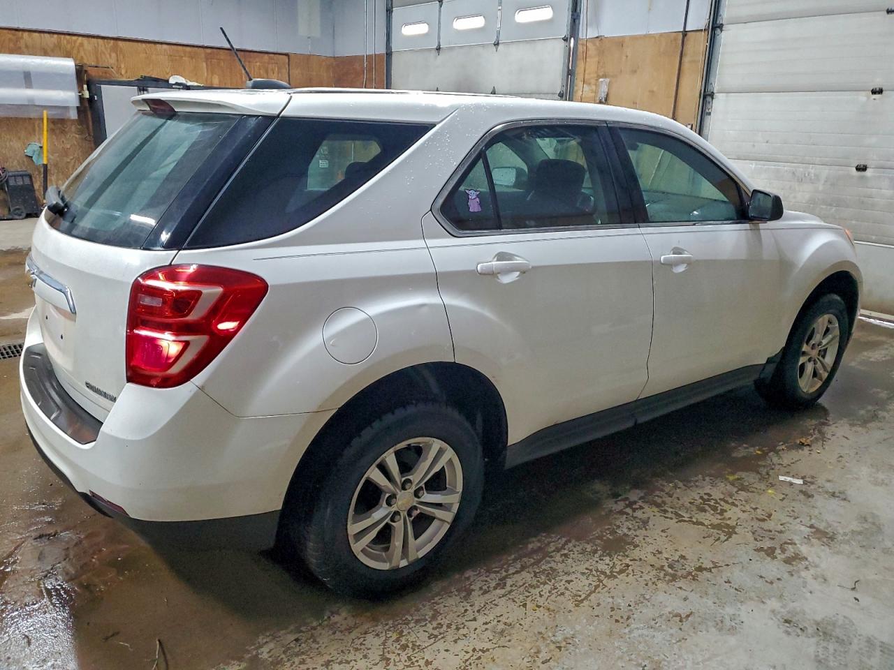 2016 CHEVROLET EQUINOX LS photo 3