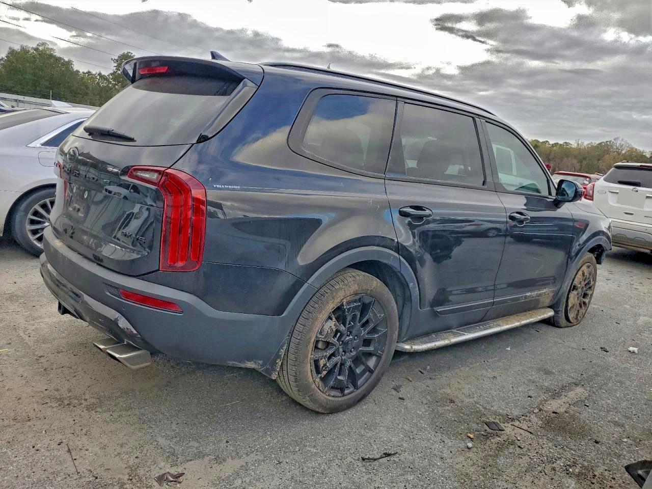 2021 KIA TELLURIDE SX photo 3