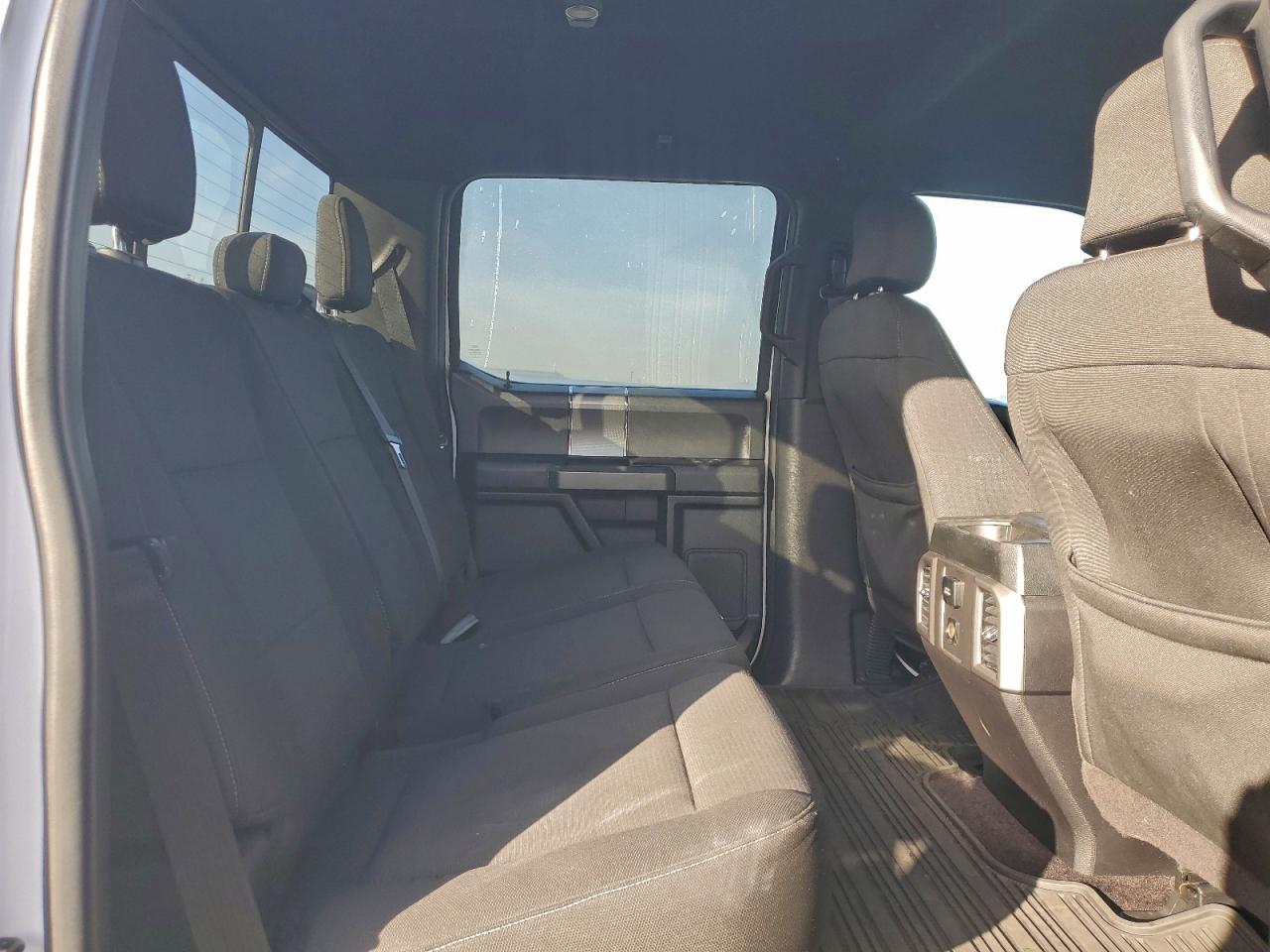 2015 FORD F150 SUPERCREW photo 19