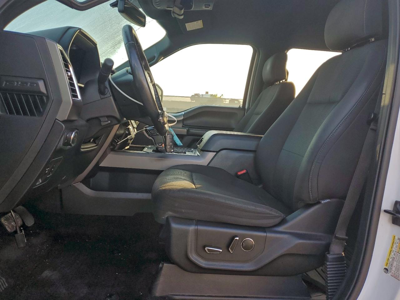 2015 FORD F150 SUPERCREW photo 13