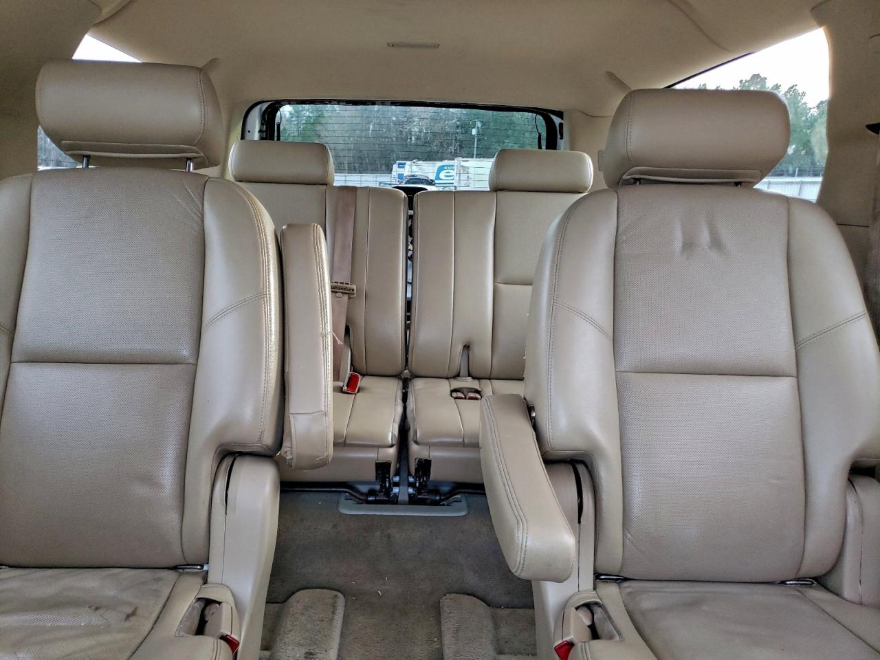 2010 GMC YUKON XL C1500 SLT photo 28
