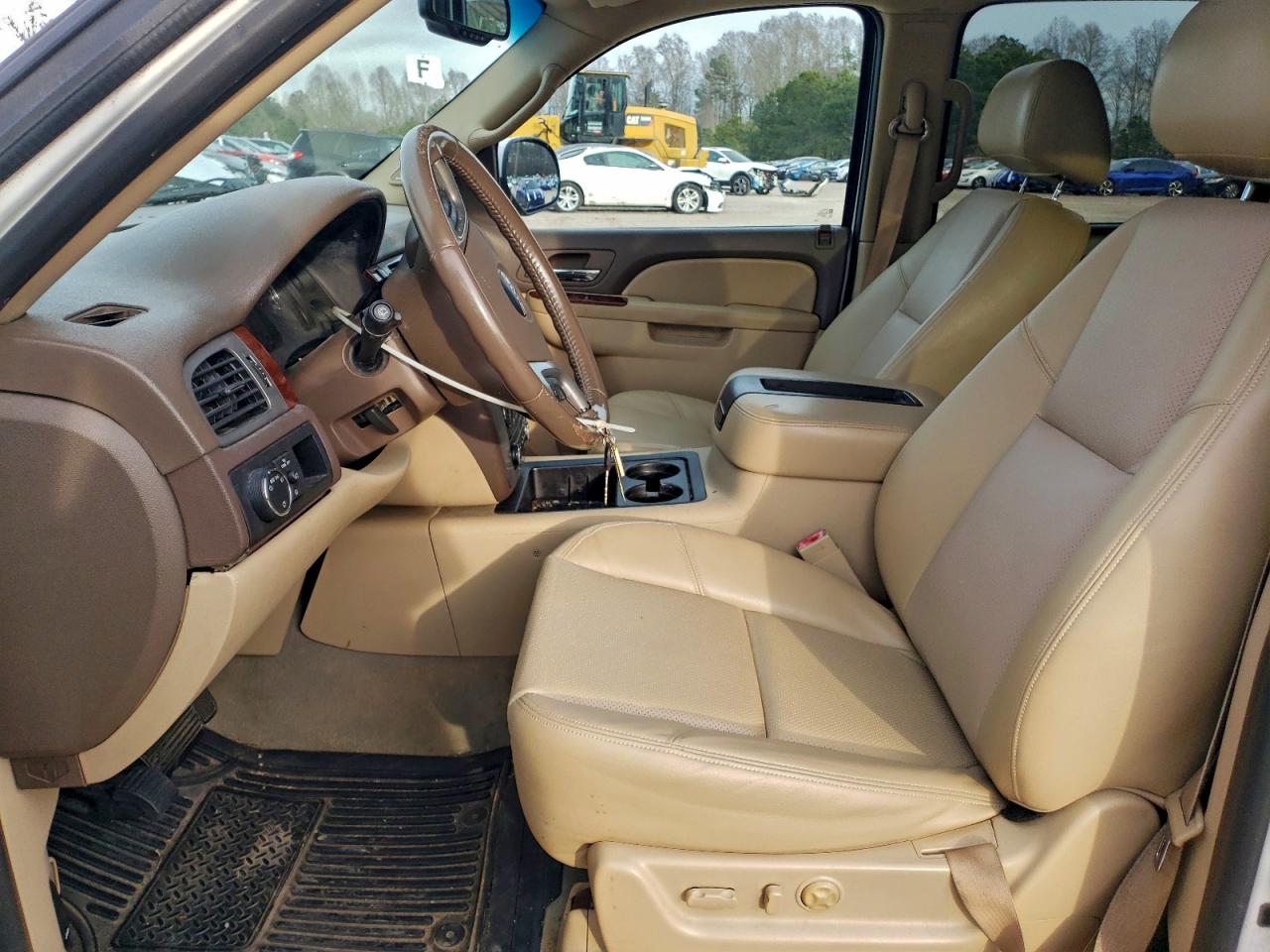 2010 GMC YUKON XL C1500 SLT photo 19