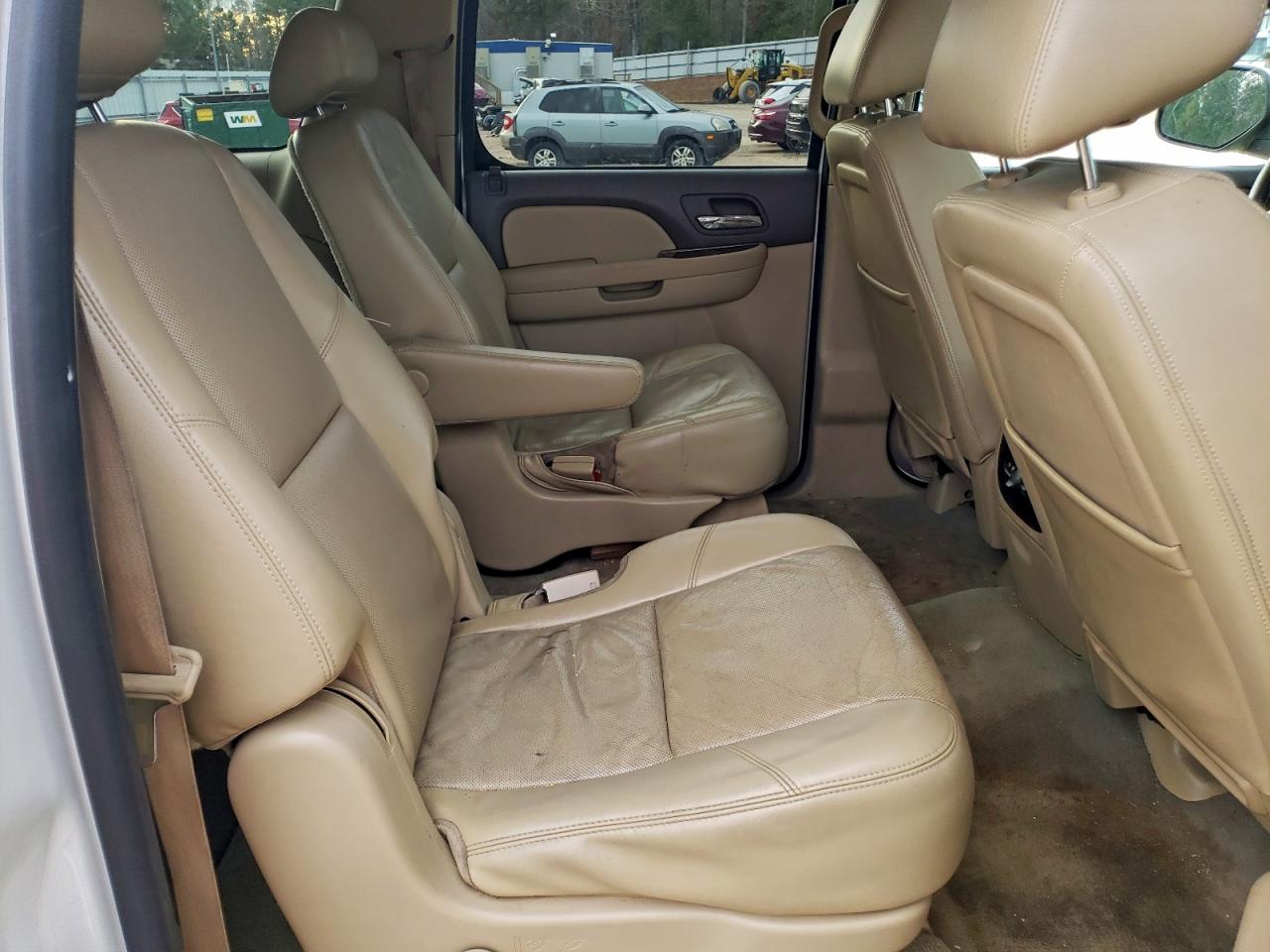 2010 GMC YUKON XL C1500 SLT photo 31