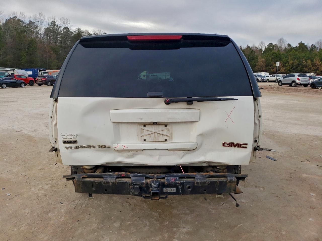 2010 GMC YUKON XL C1500 SLT photo 16