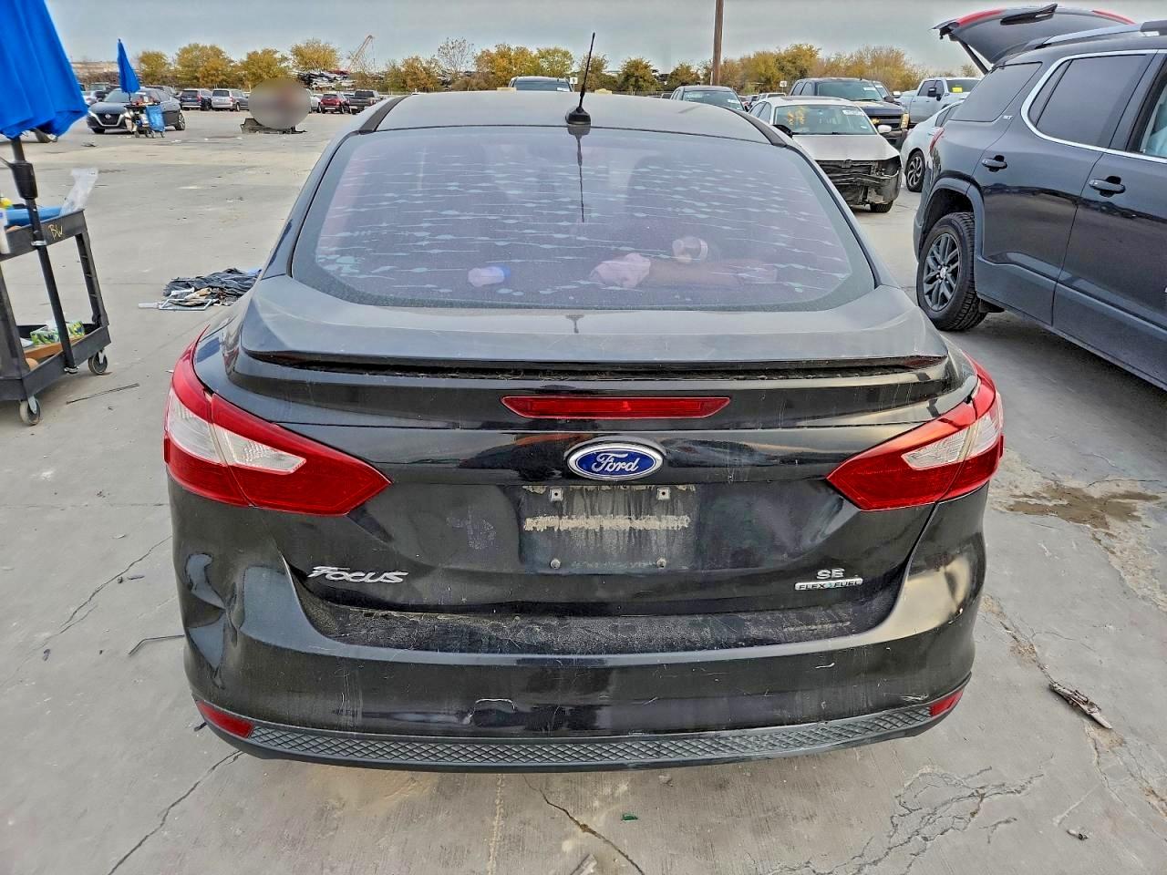 2014 FORD FOCUS SE photo 6