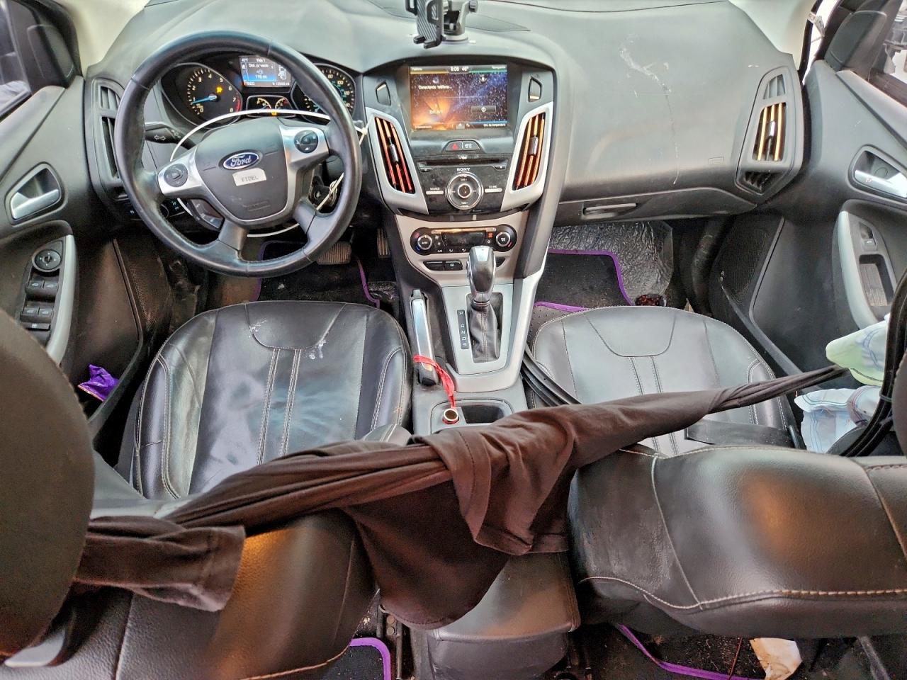 2014 FORD FOCUS SE photo 8