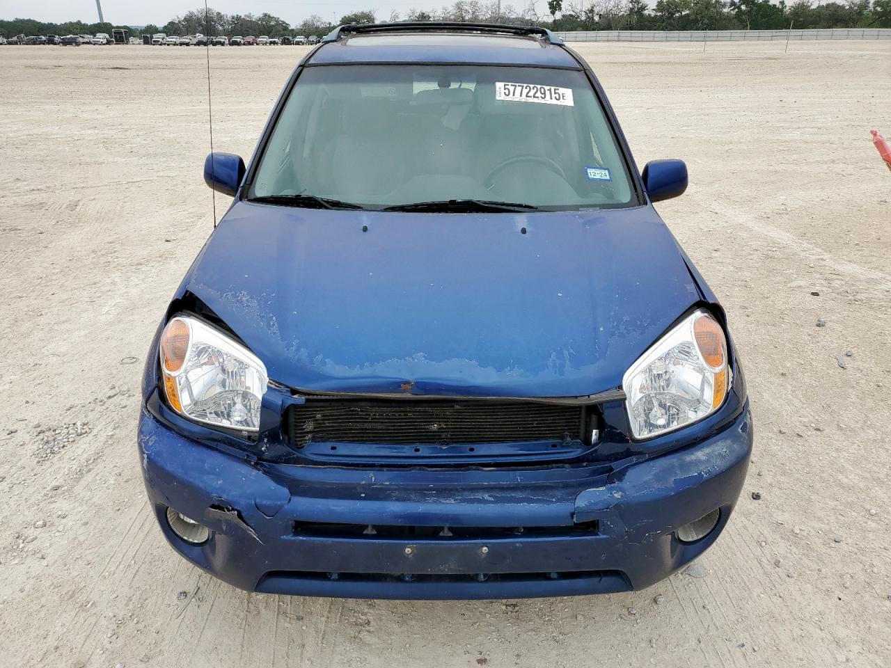 2004 TOYOTA RAV4 photo 9