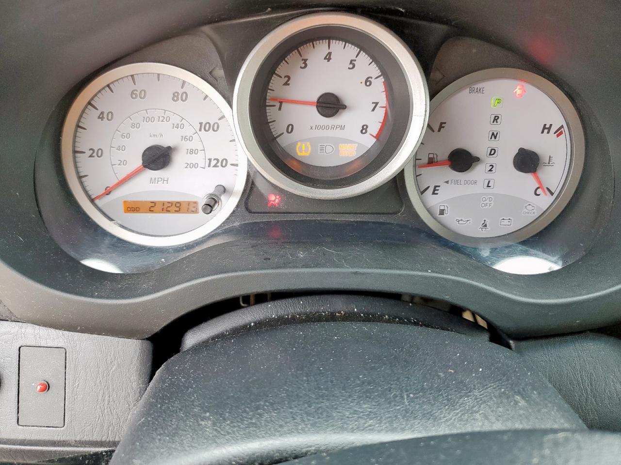 2004 TOYOTA RAV4 photo 17