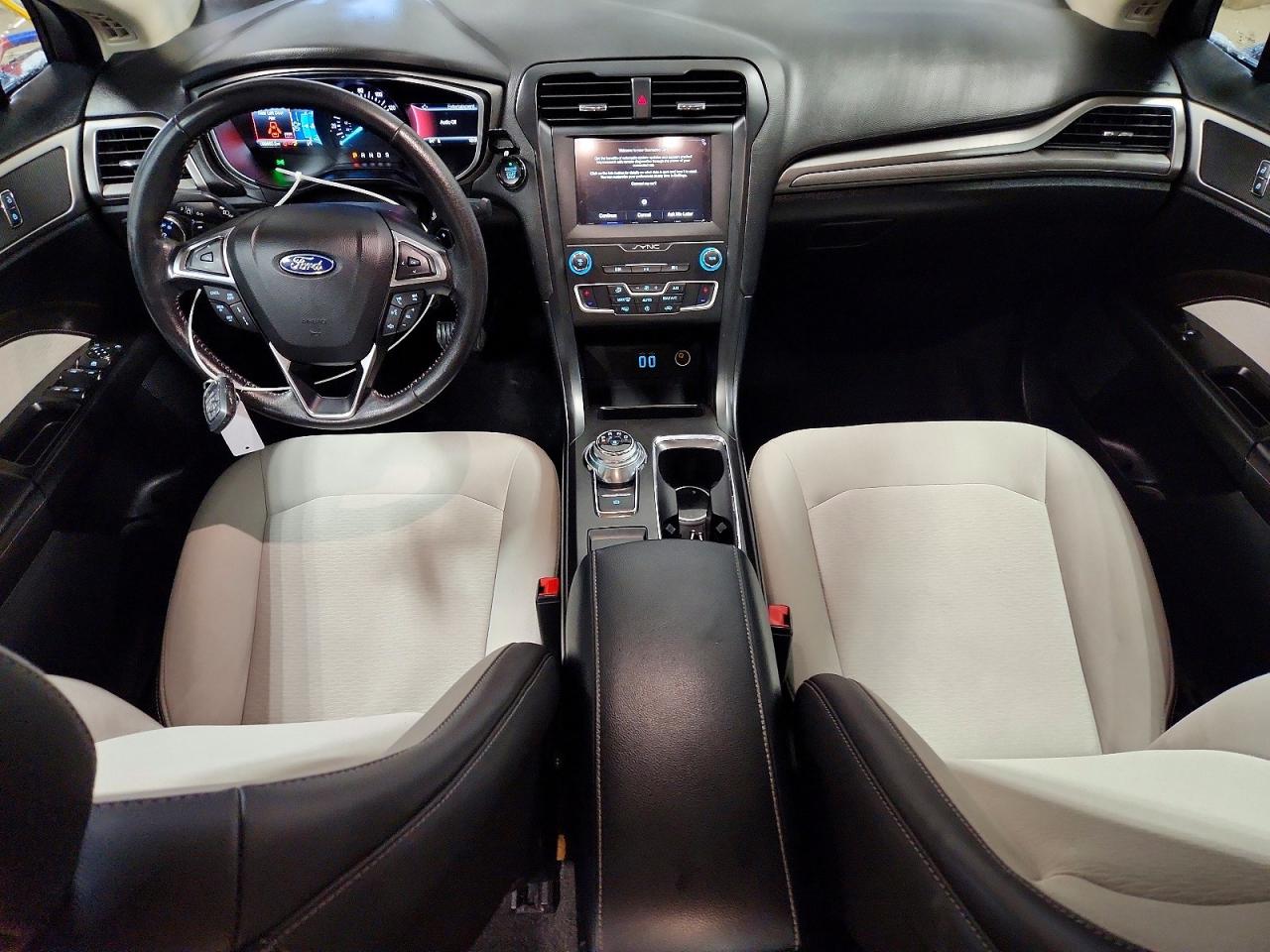 2019 FORD FUSION SE photo 8