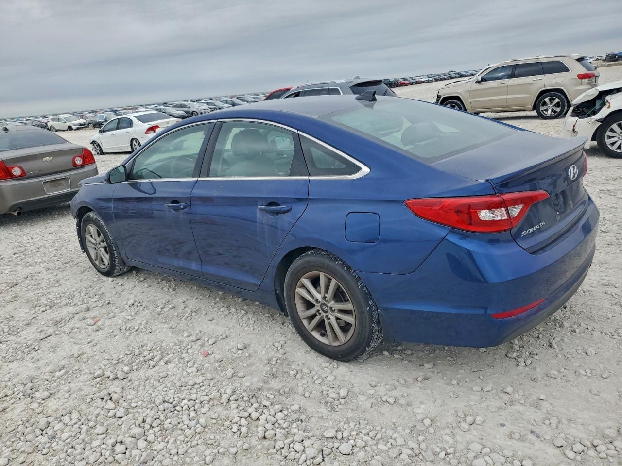 2017 HYUNDAI SONATA SE photo 3
