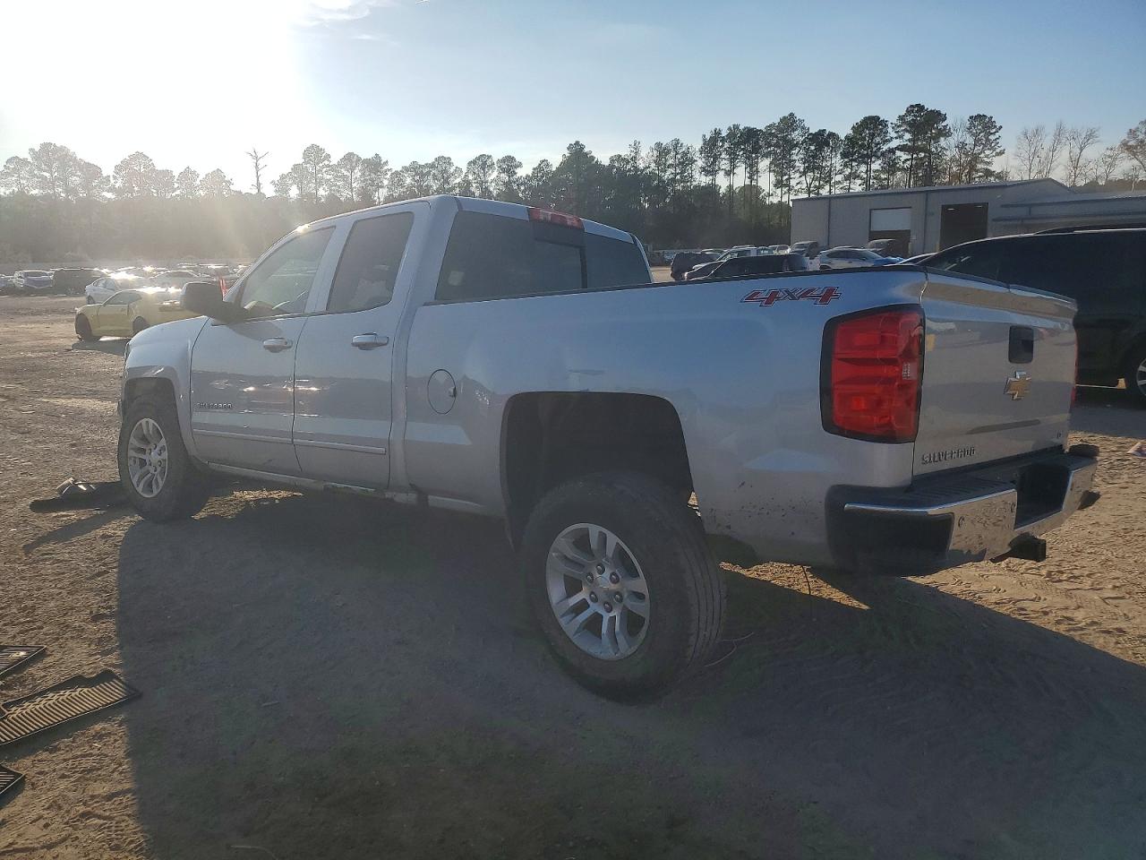 2016 CHEVROLET SILVERADO K1500 LT photo 2