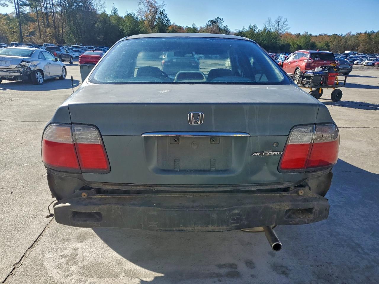 1996 HONDA ACCORD LX photo 6