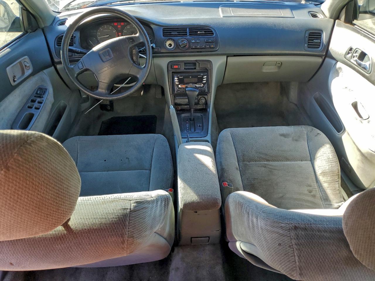 1996 HONDA ACCORD LX photo 8