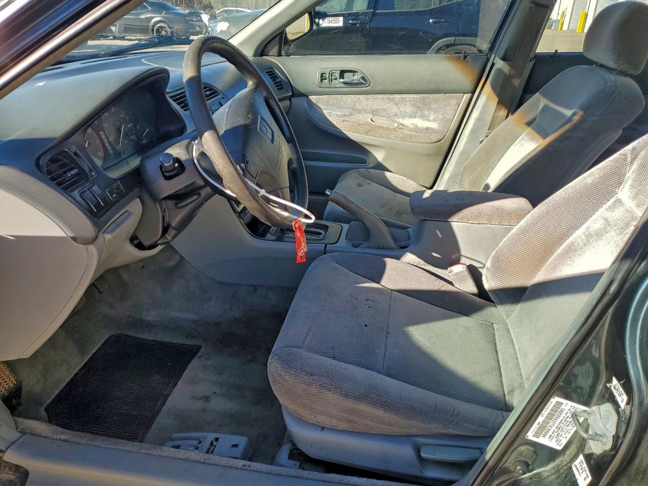 1996 HONDA ACCORD LX photo 7