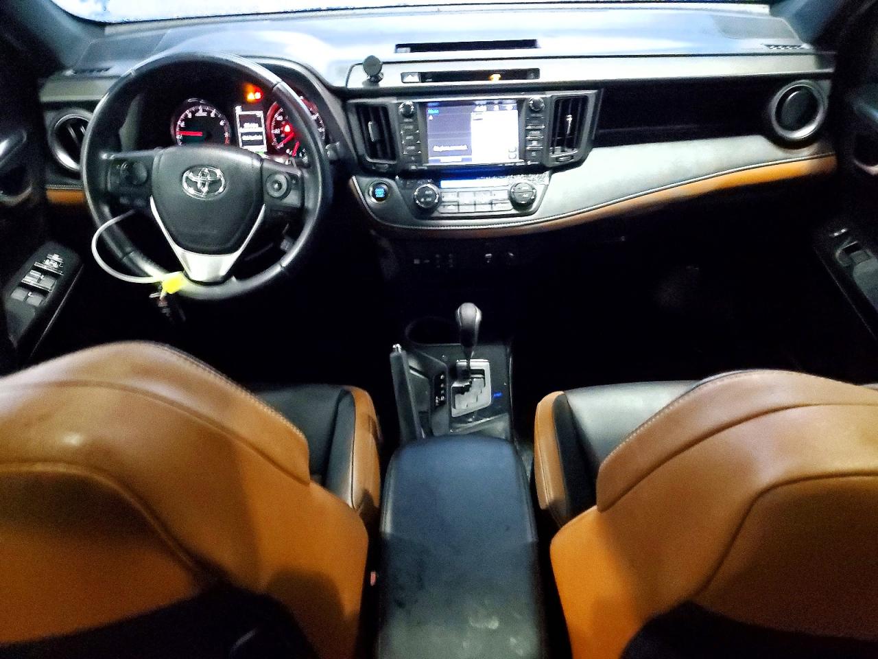 2016 TOYOTA RAV4 SE photo 8