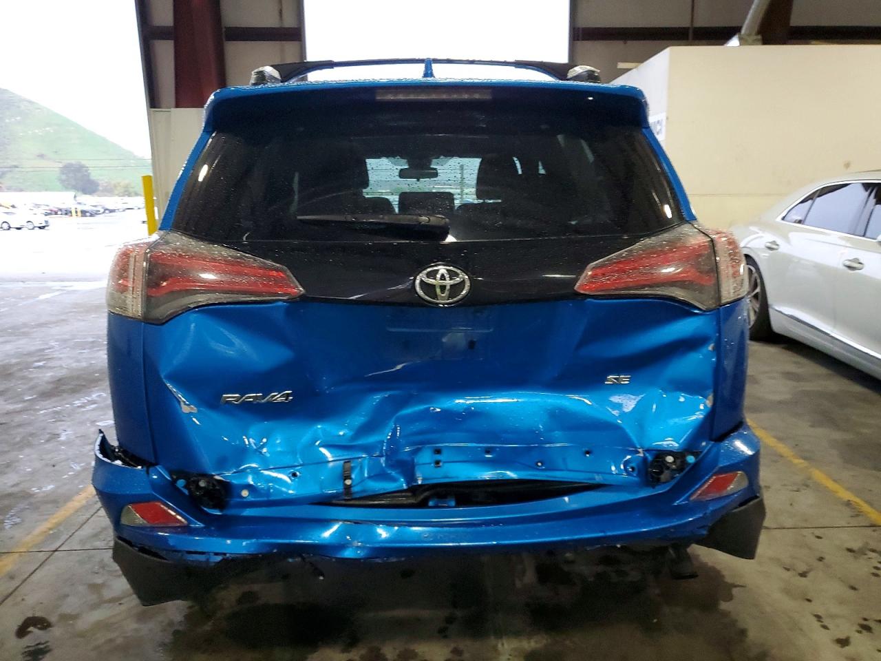 2016 TOYOTA RAV4 SE photo 6