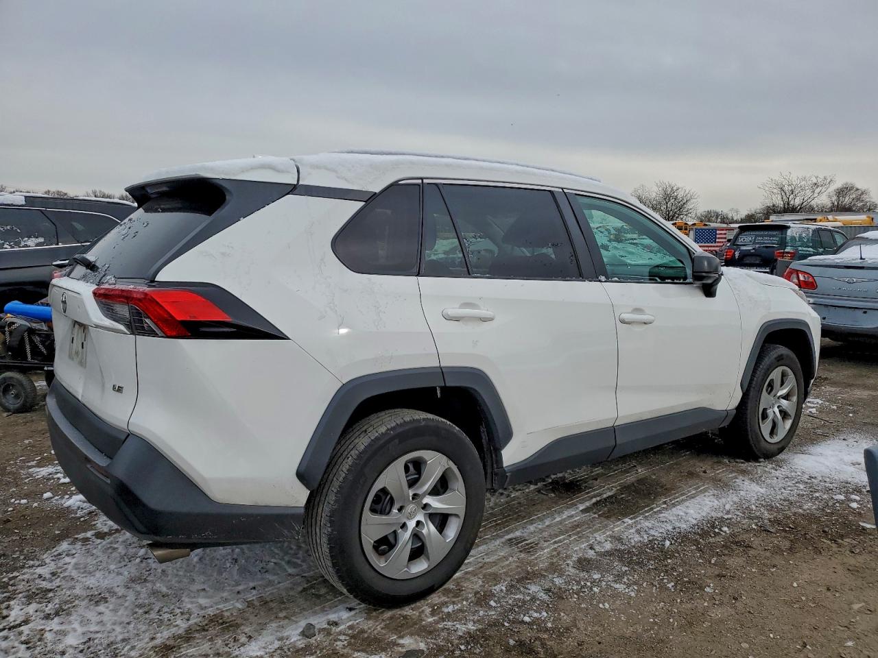 2019 TOYOTA RAV4 LE photo 5