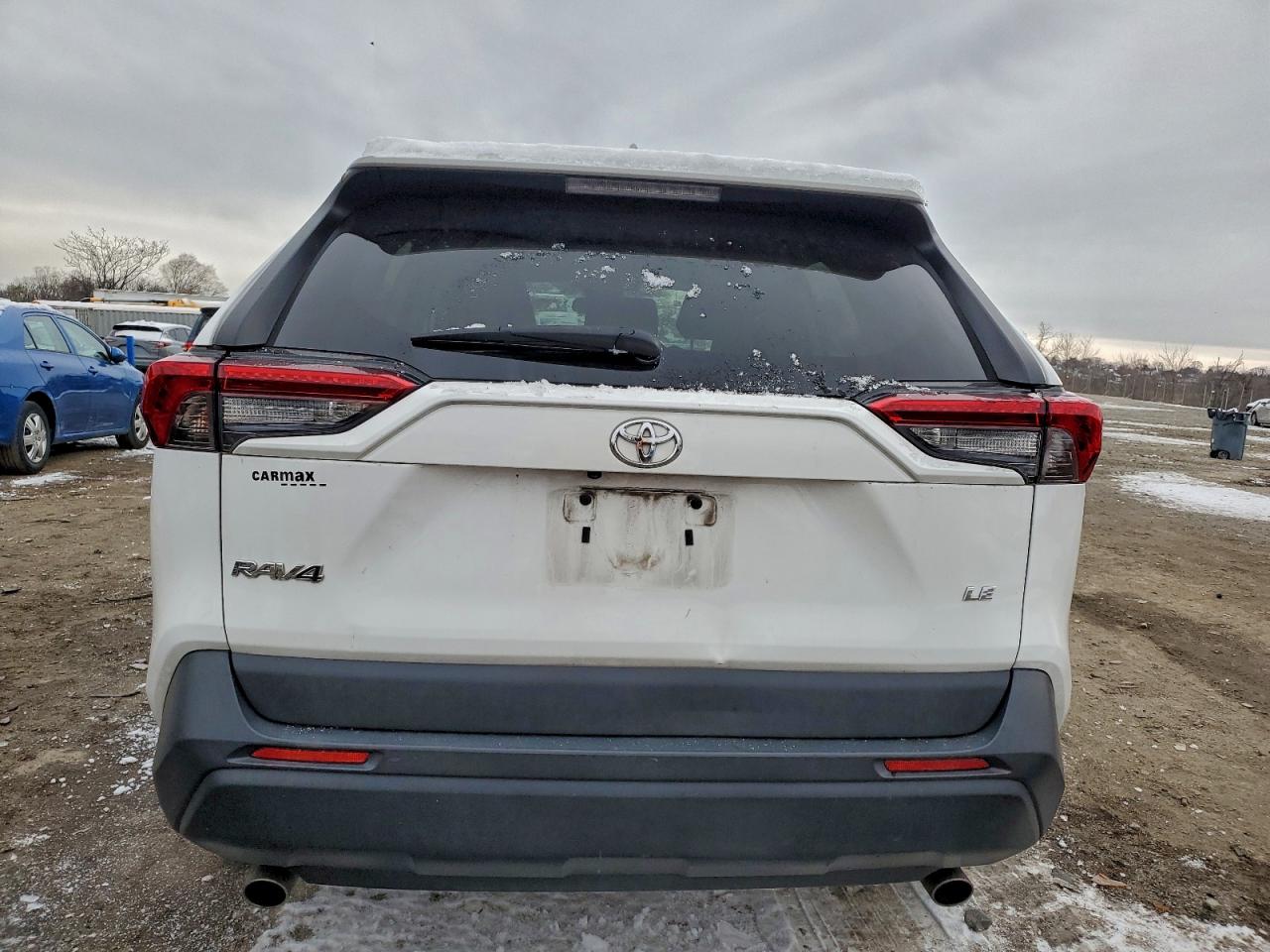 2019 TOYOTA RAV4 LE photo 11
