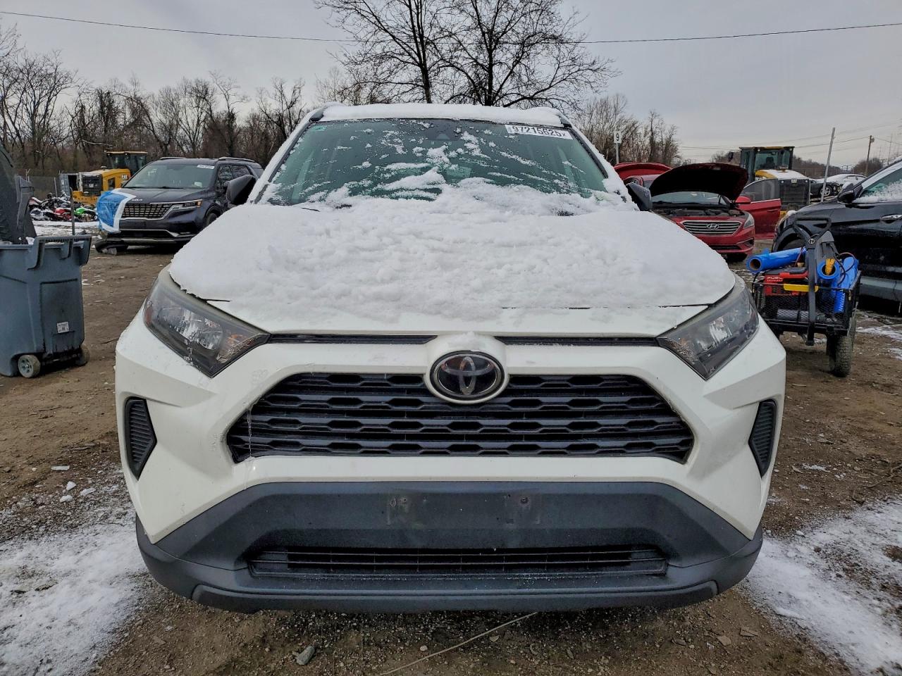 2019 TOYOTA RAV4 LE photo 9