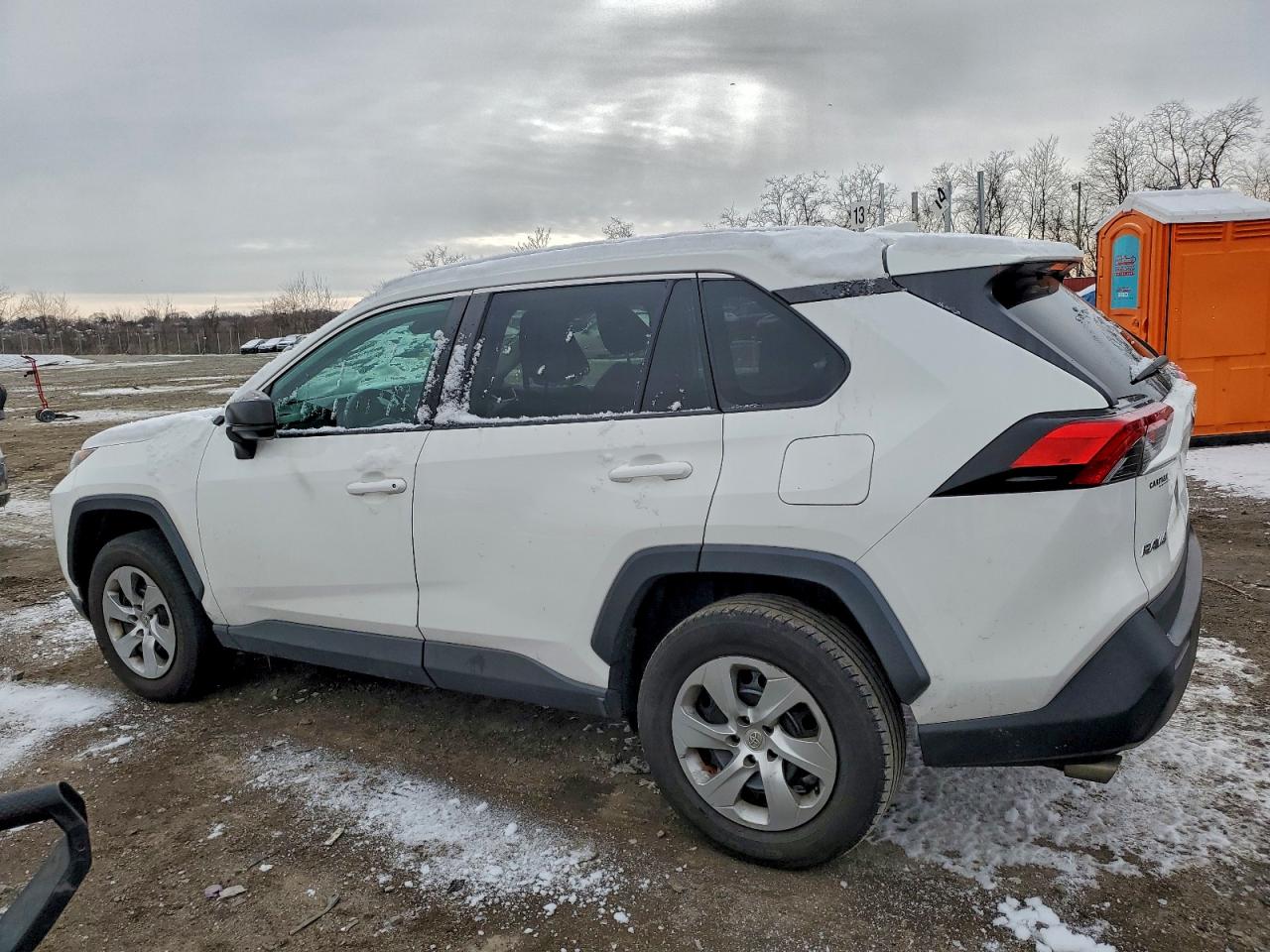 2019 TOYOTA RAV4 LE photo 3