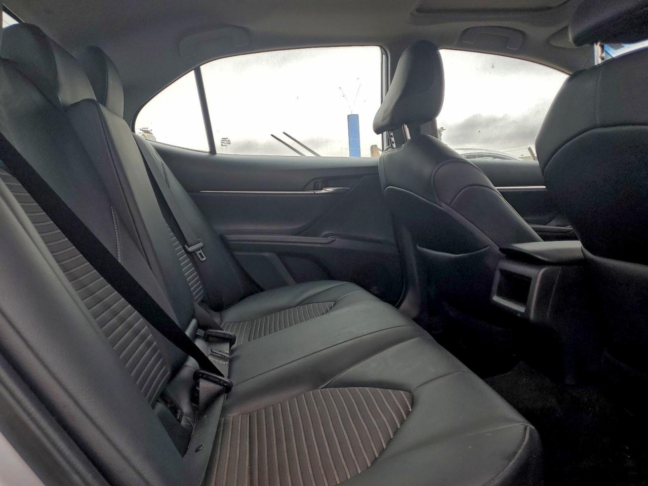2020 TOYOTA CAMRY SE photo 19