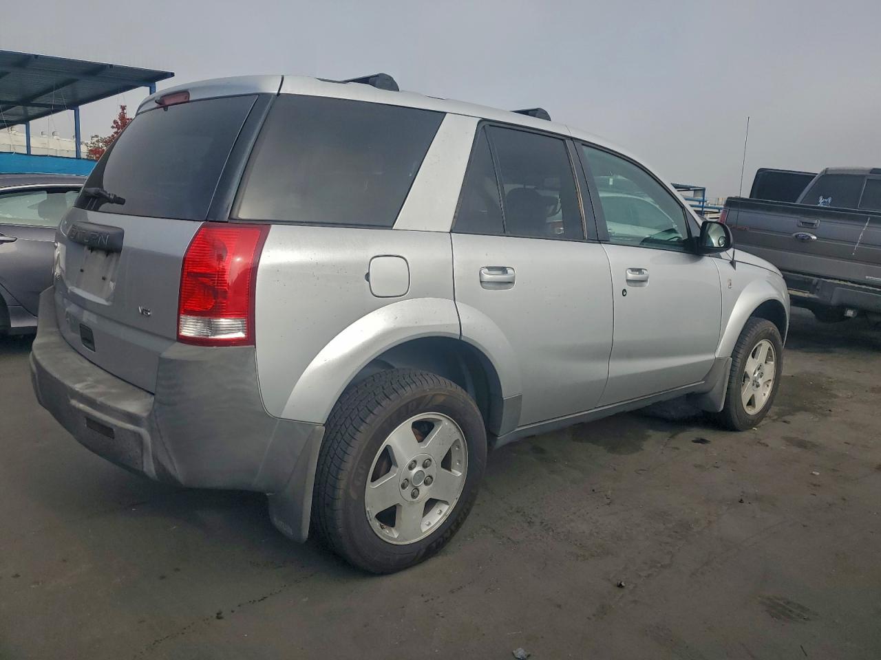 2004 SATURN VUE photo 5