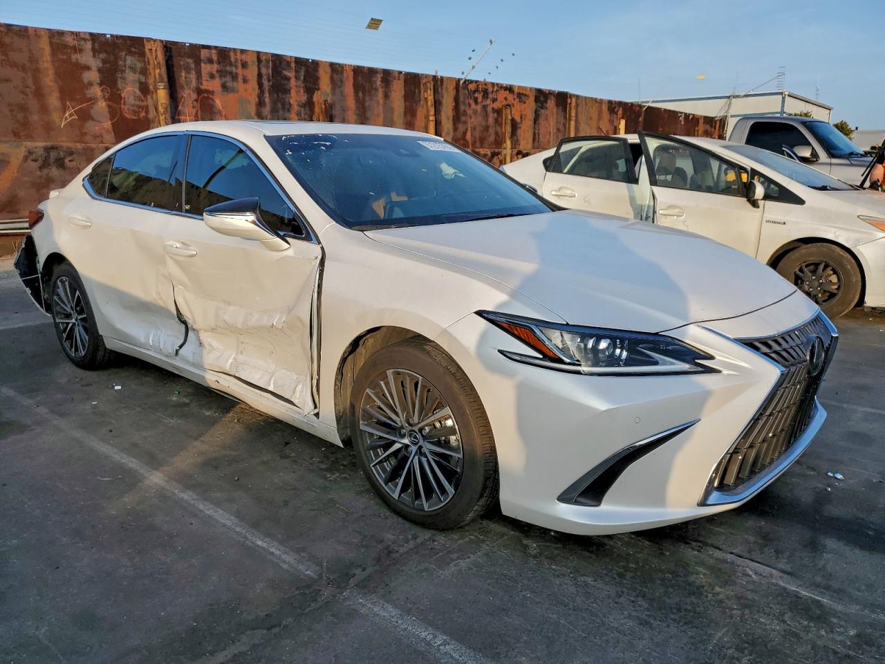 2025 LEXUS ES 300H BASE photo 7