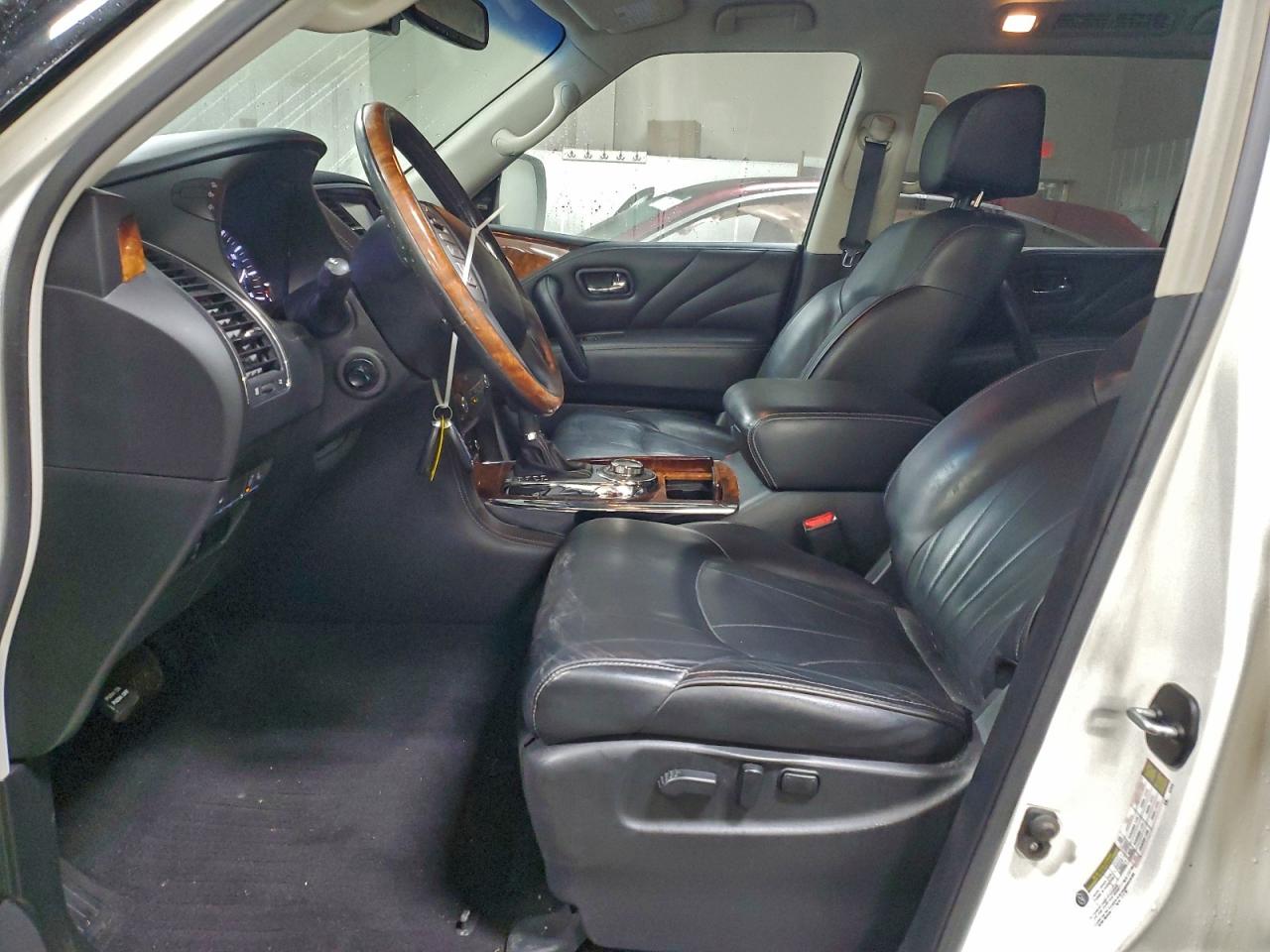 2017 INFINITI QX80 BASE photo 13