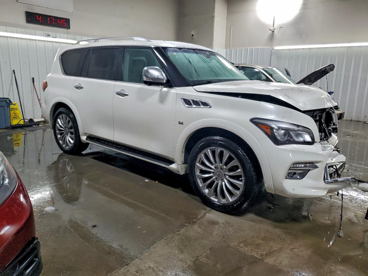 2017 INFINITI QX80 BASE photo 7